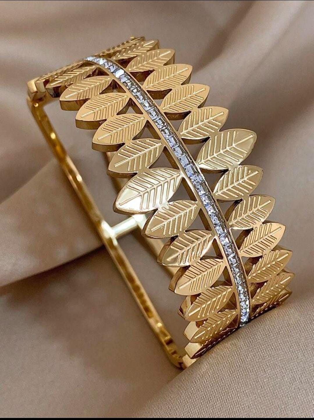 Leaf Style Anti Tarnish Bracelet