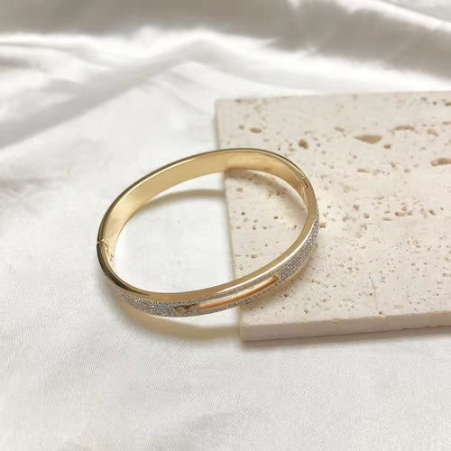 Anti-Tarnish Moving Diamond Bracelet