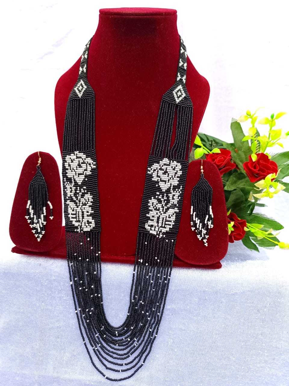 White Flower Glass Beaded Black Long Set