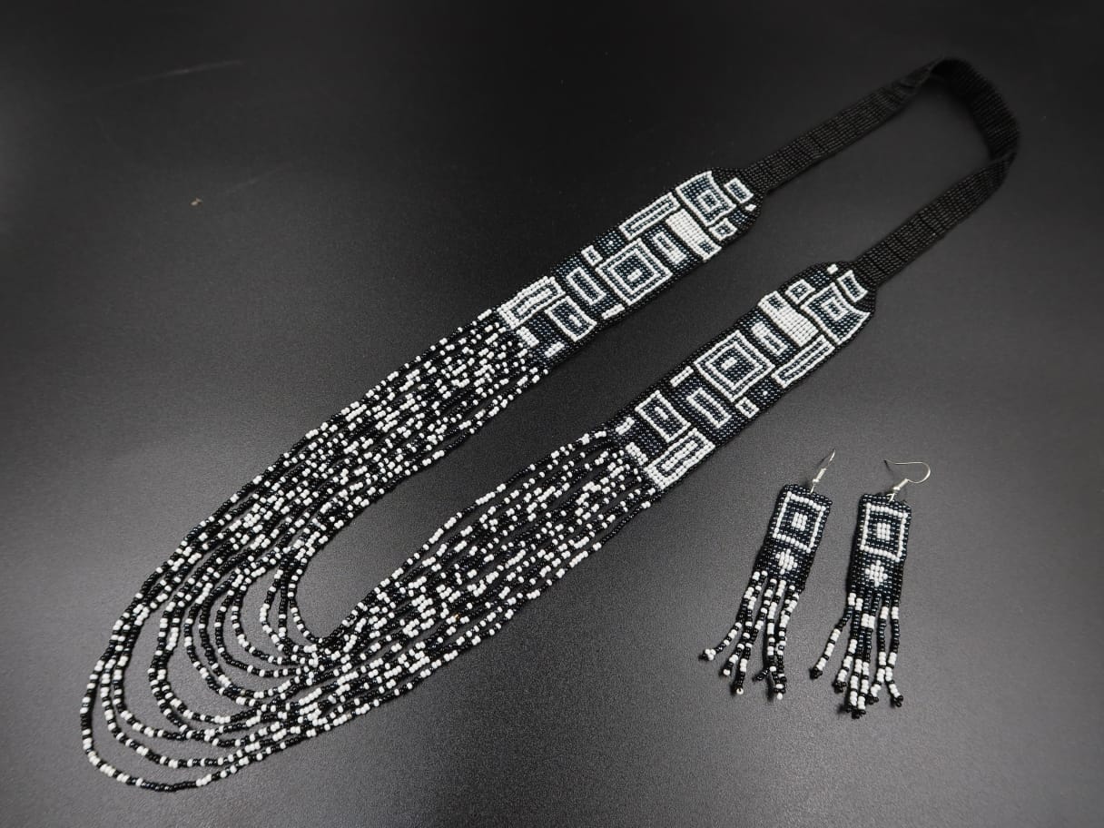 Black-White Beads Necklace Set