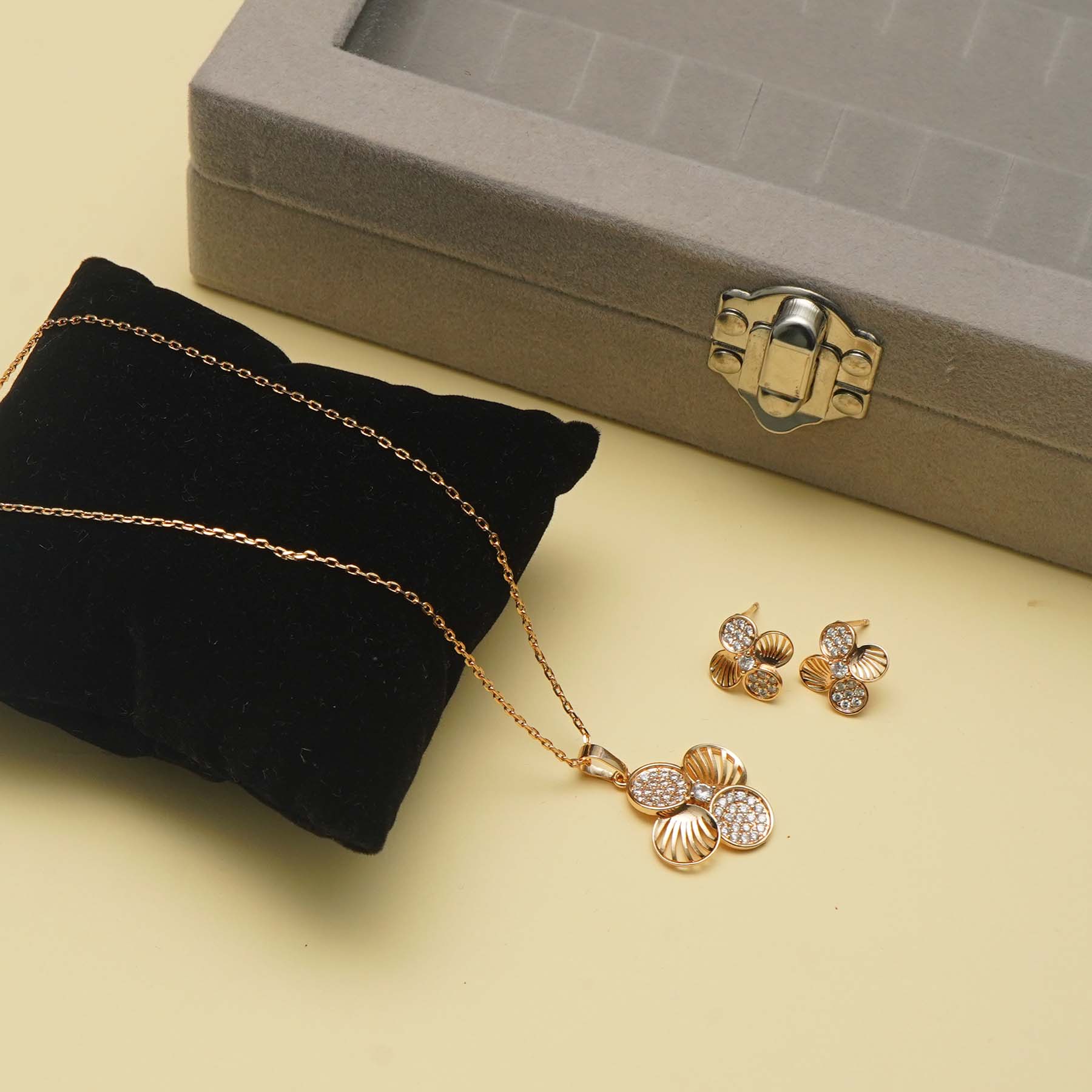 Meraki Rose Gold Plated Floral Design Pendant Sets