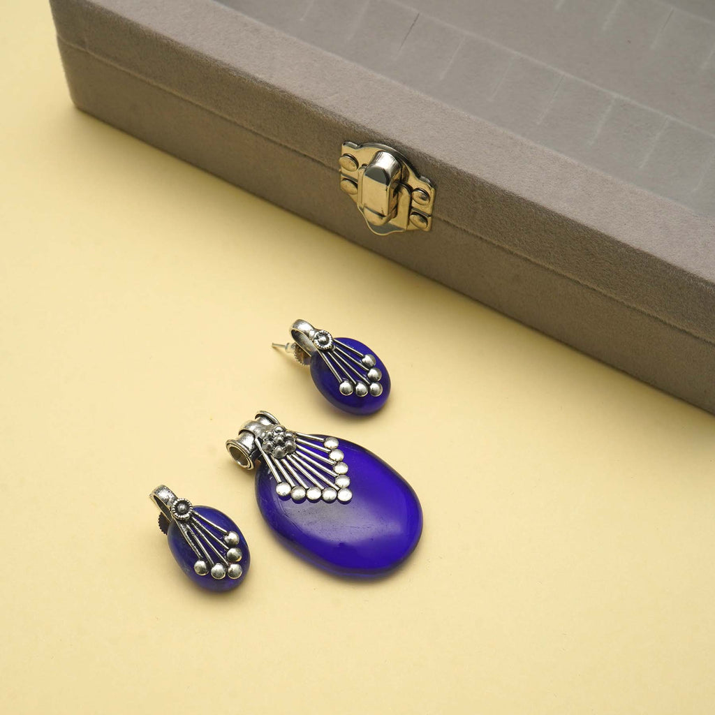 Oval Shaped Resin Pendant Set