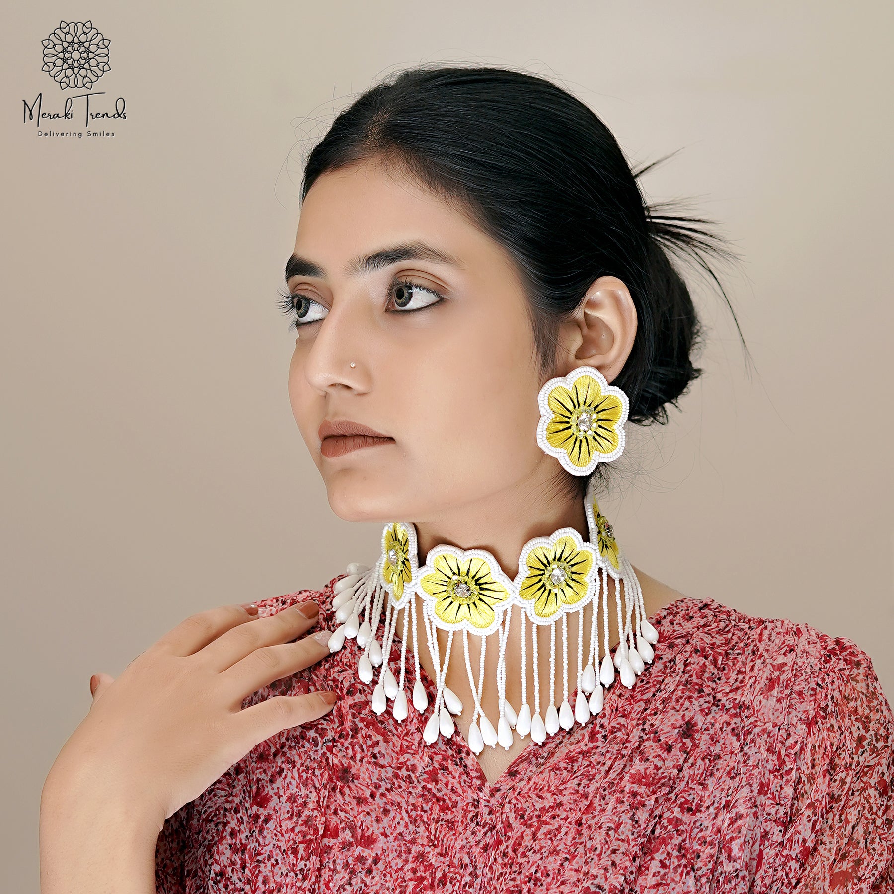 Ukrainian Beaded Flower Shaped Drop Choker Set