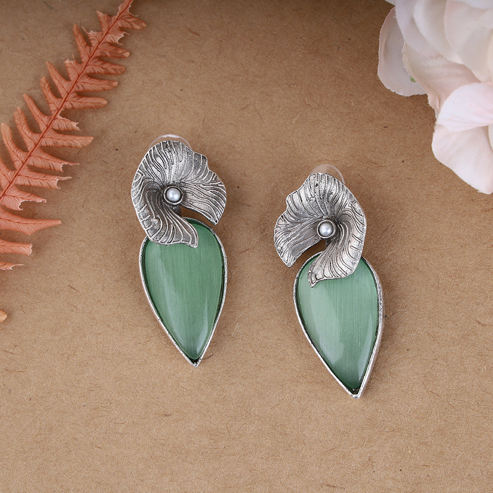 Lotus Leaf Design Earring with Monalisa Stone