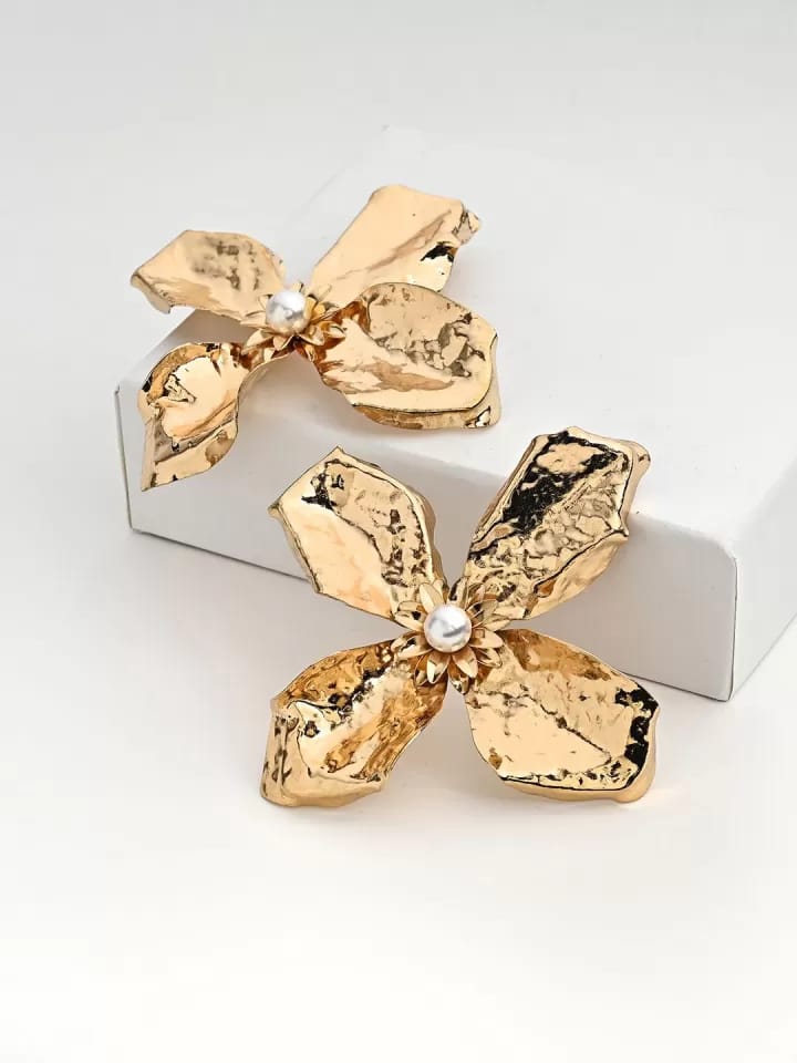 Flower Design Earrings with Pearl