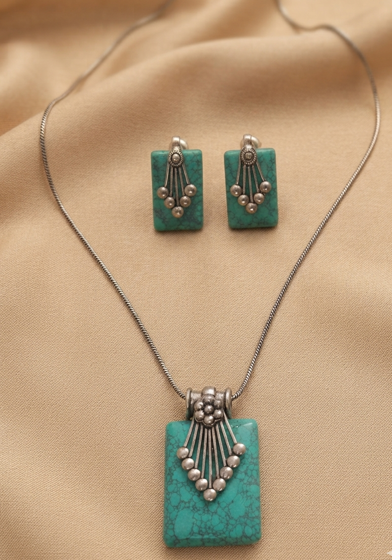 Resin Oxidized Pendant Set