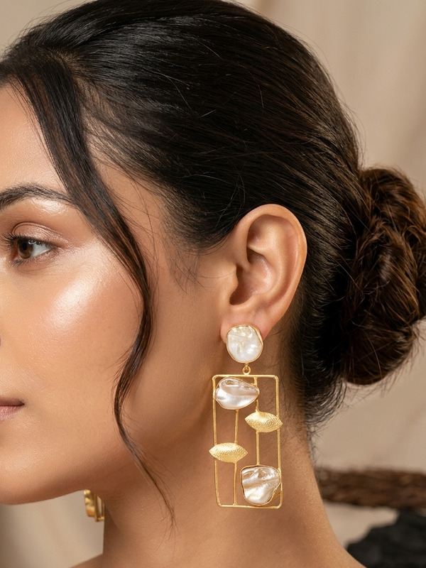 Gold Tone Moon Stone Earring
