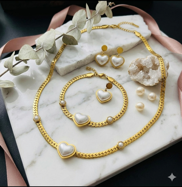 Heart And Pearl Pendant Set With Bracelet