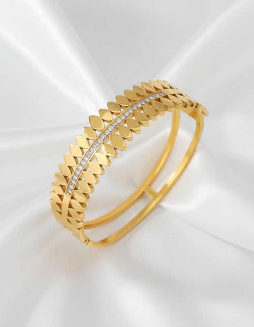 Anti-Tarnish Stylish Broad Bracelet