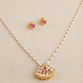 Kundan Meraki Pendant and Studs with Pearl