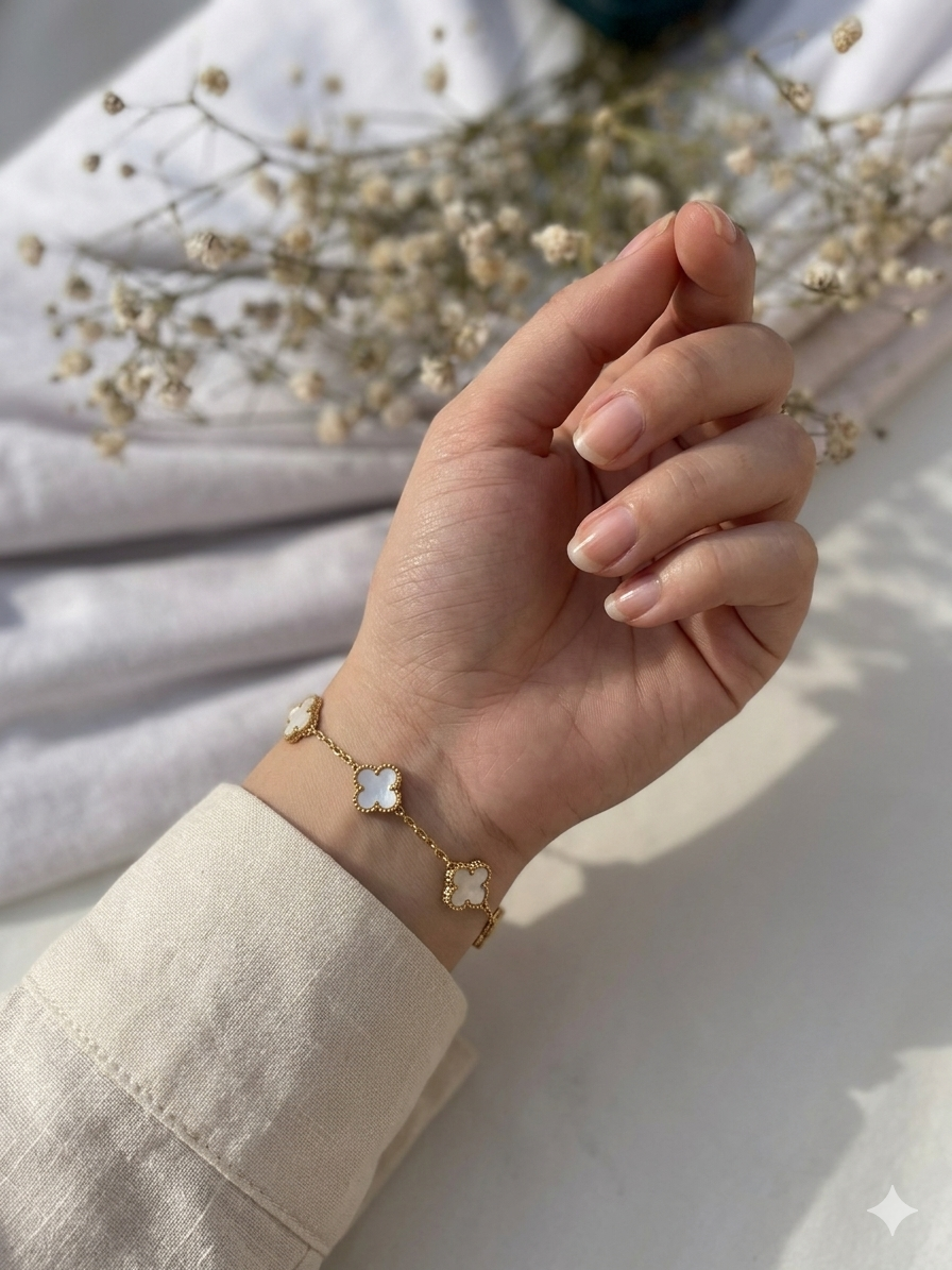 Stunning Clover Chain Bracelets