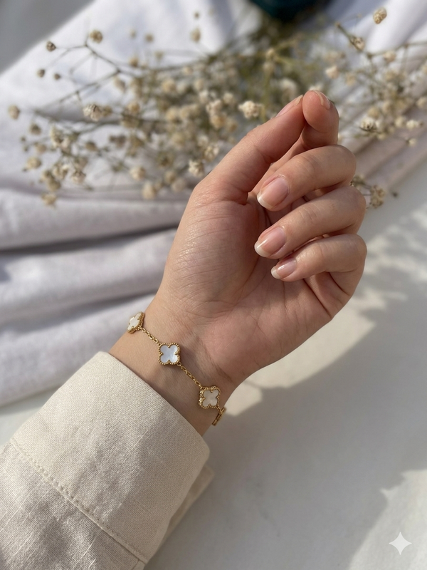 Stunning Clover Chain Bracelets