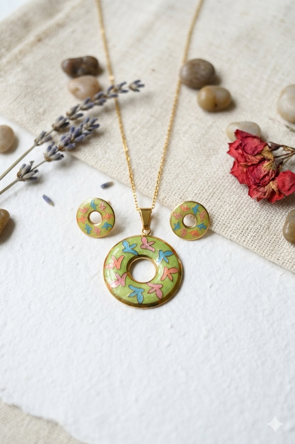 Round Shape Raisin Art Pendant Set